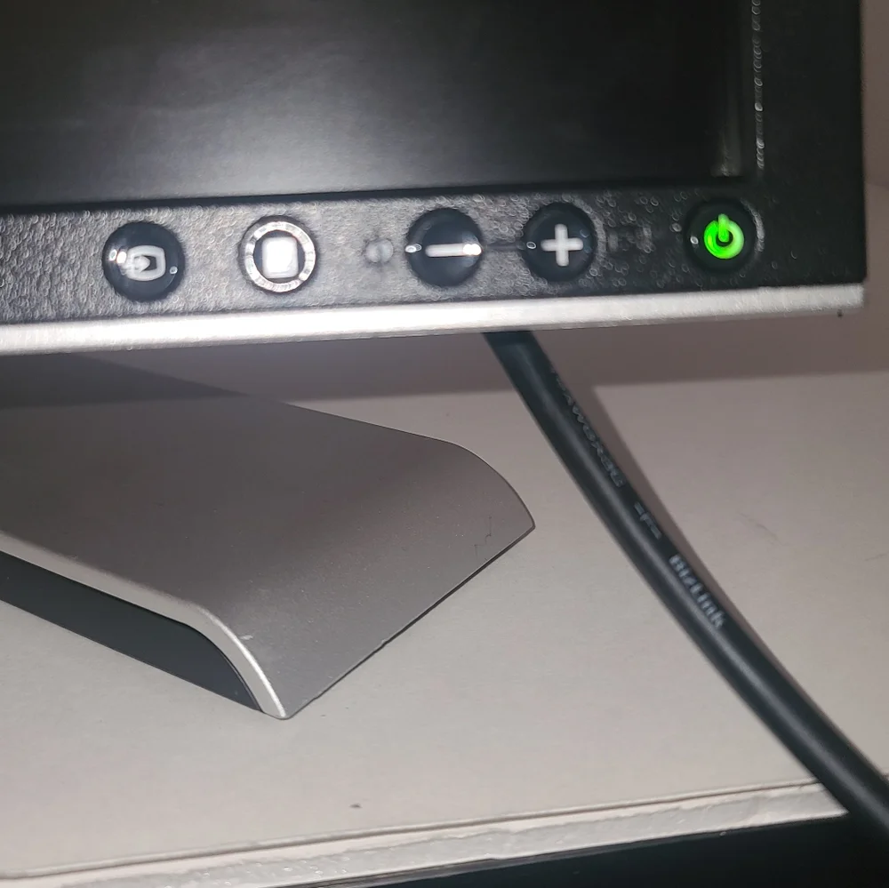 Dell 1908WFP LCD Monitor I do have some scratches on the screen. Look at picture